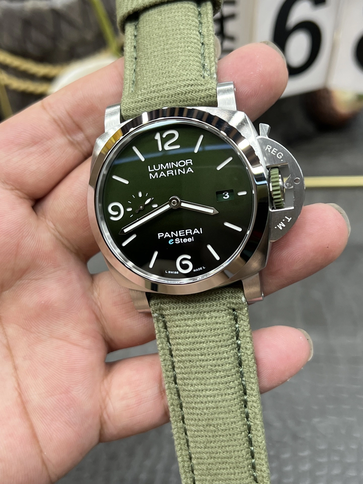 WellDesigned CBD Factory Panerai Luminor Marina 44mm “Verde Smeraldo”Emerald Green Vertical Gradient Sandwich Dial Green Canvas Strap (PAM01356) 1:1 Super Clone – DDP.9010 Movement 378